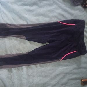 Blue, pink and gray leggings with pockets